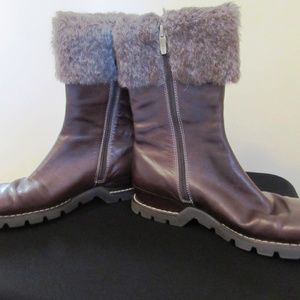 Anne Klein size 7 NWOT Brown Leather Boots